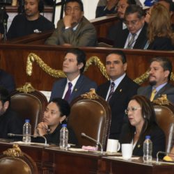 Asiste Silvano Aureoles a informe de Miguel Ángel Mancera.