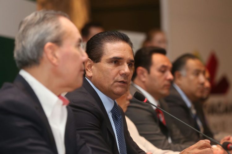 Educación de calidad para construir las bases para el desarrollo: Silvano Aureoles.