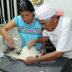 Brinda Gobierno del Estado capacitación y asesorías a las y los artesanos
