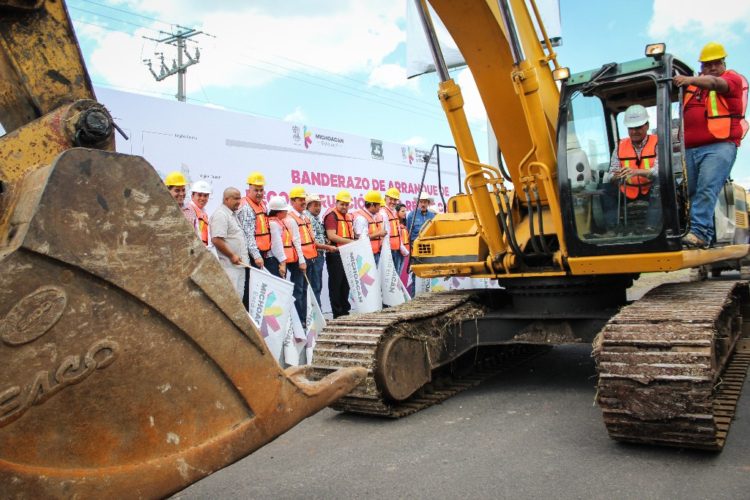 El Gobierno del Estado de Michoacán reconstruye la Red Carretera Estatal.