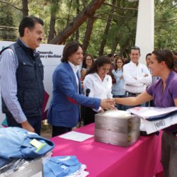 Sedetum y Semarnacc entregan uniformes a personal sindicalizado