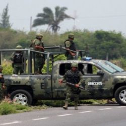 Asegura el ejército armas y vehículos