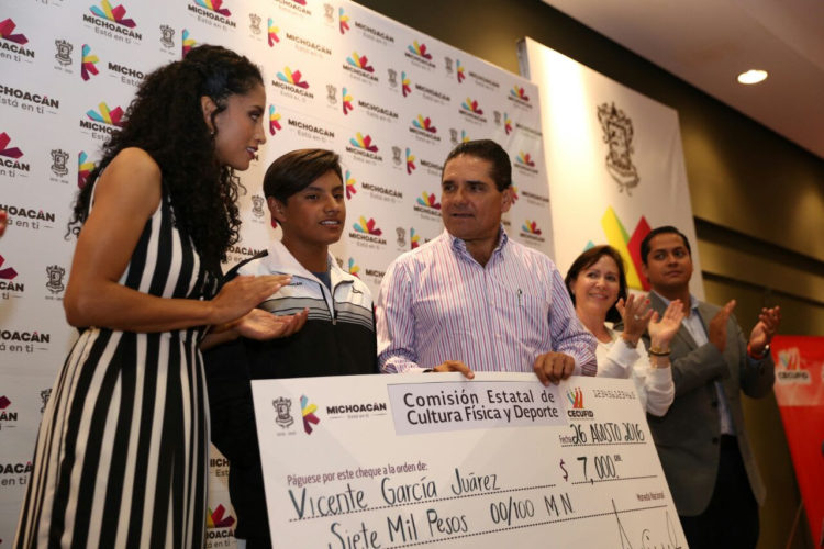 Gobierno del Estado cumple con la comunidad deportiva