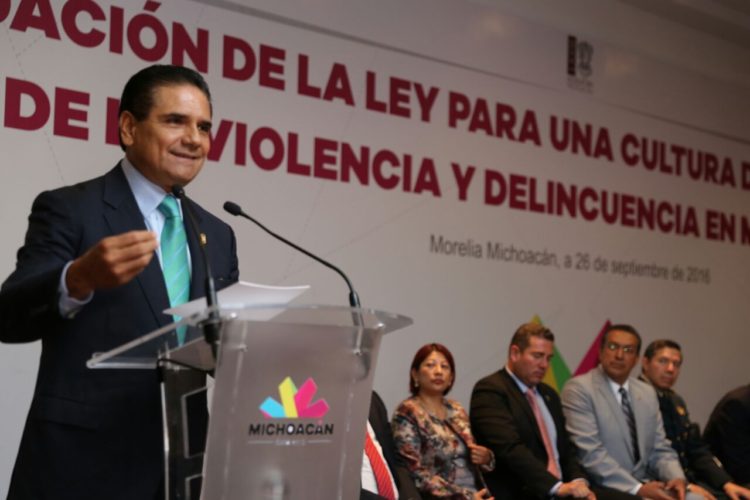 Propone Silvano Aureoles modificar distribución del Presupuesto 2017 a favor de municipios.