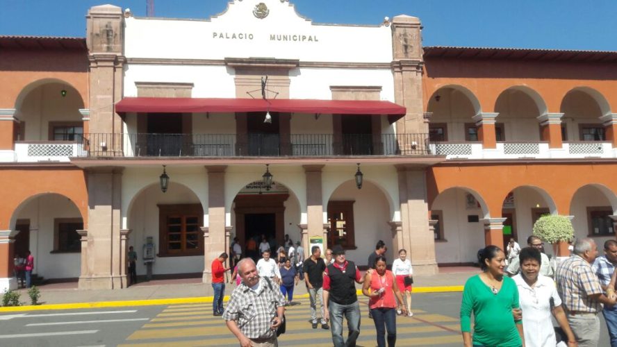 Realizan simulacro de sismo en el Ayuntamiento de Apatzingán