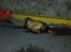 Matan y tiran a hombre con mensaje,  en Apatzingán
