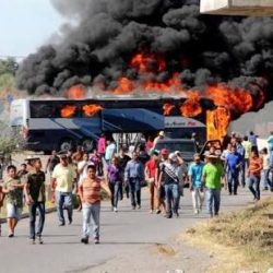 Suspenden corridas diez líneas de autobuses en Michoacán por hechos violentos.