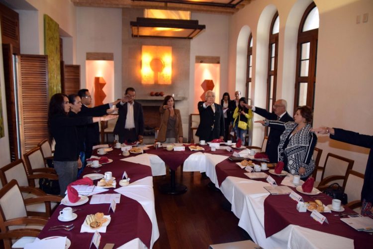 Garantizan atención de calidad a niños y adultos mayores