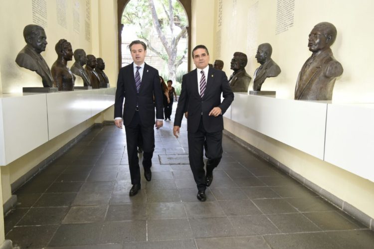 Continúa Silvano Aureoles gestiones para la calidad educativa en Michoacán