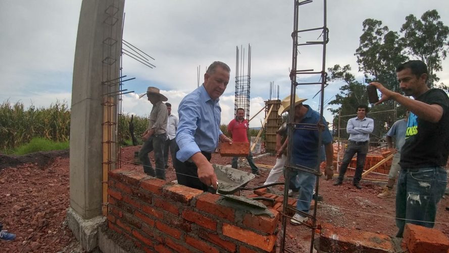 Apoya el Gobierno estatal construcción de Telebachillerato en Chavinda