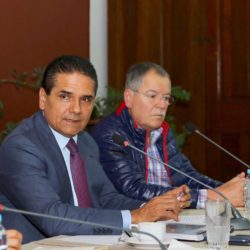 Acuerda Gobernador acciones para salvaguardar corridas de autobuses en Michoacán