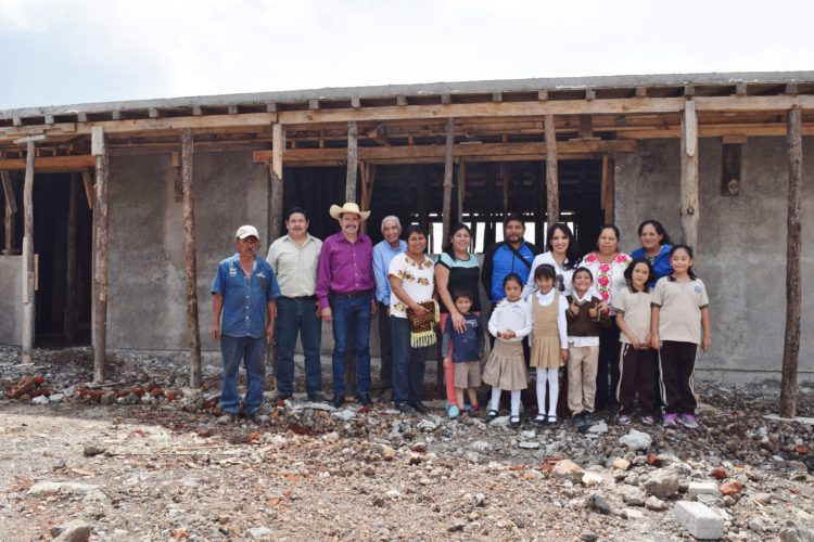Avanza construcción de la Escuela Primaria Intercultural Indígena en Nuevo Parangaricutiro