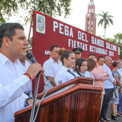 Encabezan César Chávez y el Gral. DEM Isaac Cruz Muñoz, colocación del Bando Solemne.