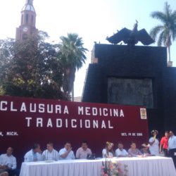 Clausuran diplomado de medicina tradicional, en Apatzingán