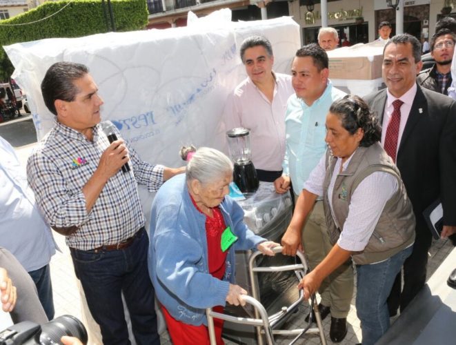 Atiende SAC las necesidades de los damnificados
