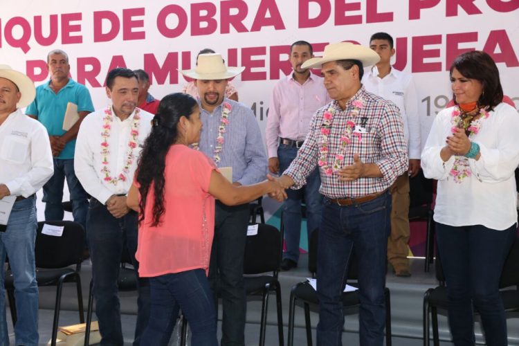 Arranca Silvano Aureoles Programa de Vivienda para Mujeres Jefas de Familia