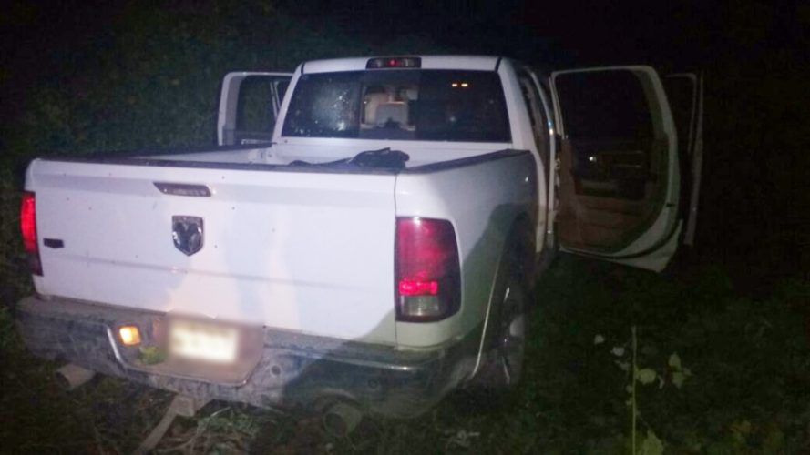 SSP asegura vehículo robado, granada y cartuchos en Apatzingán.