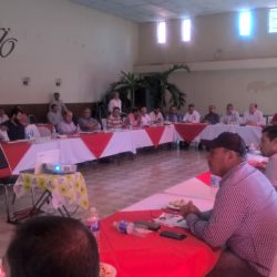 Destaca Sedrua madurez y confianza en diálogo con productores de aguacate