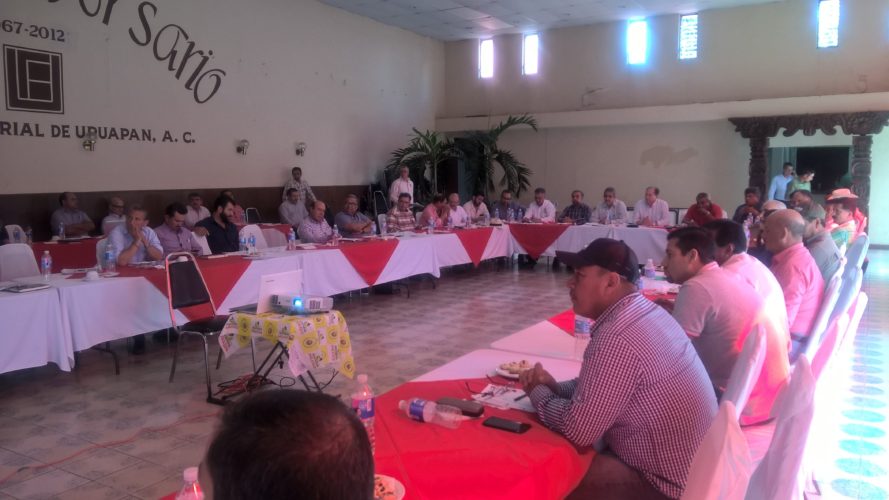 Destaca Sedrua madurez y confianza en diálogo con productores de aguacate