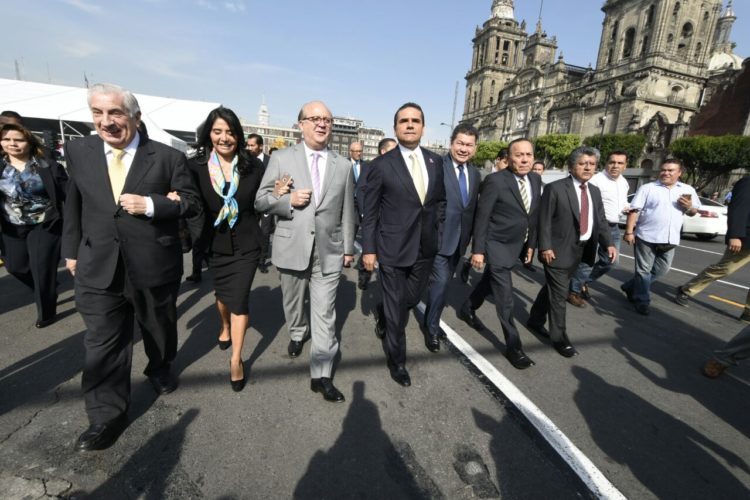 Logran Silvano Aureoles y Gobernadores del PRD comisión en SHCP para revisar presupuesto.