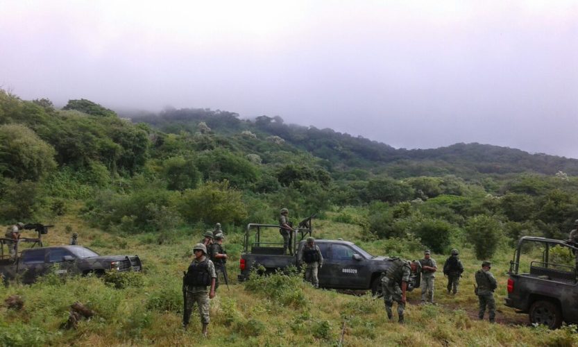 Enfrentamiento entre grupos armados y PM arroja varios heridos.