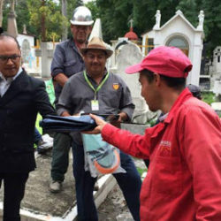 Transporte dentro del panteón para discapacitados. No habrá venta de cerveza: DHP