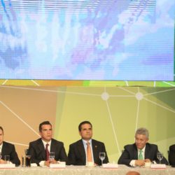 Asiste Silvano Aureoles a celebración 99 aniversario de Concanaco Servytur