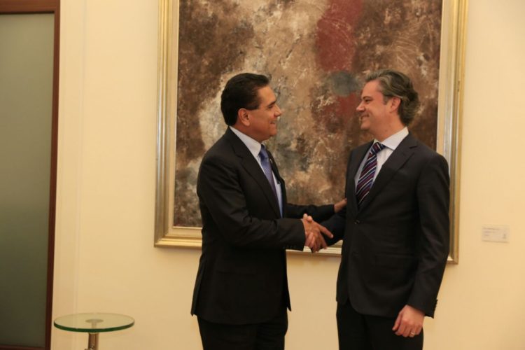 Revisa Silvano Aureoles avances en educación con titular de la SEP