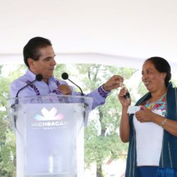 Refrenda Gobernador reconocimiento y apoyo al sector artesanal de Michoacán
