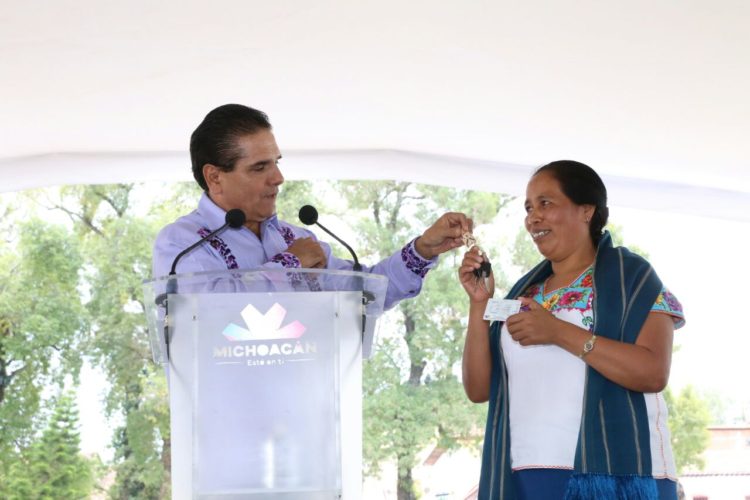 Refrenda Gobernador reconocimiento y apoyo al sector artesanal de Michoacán