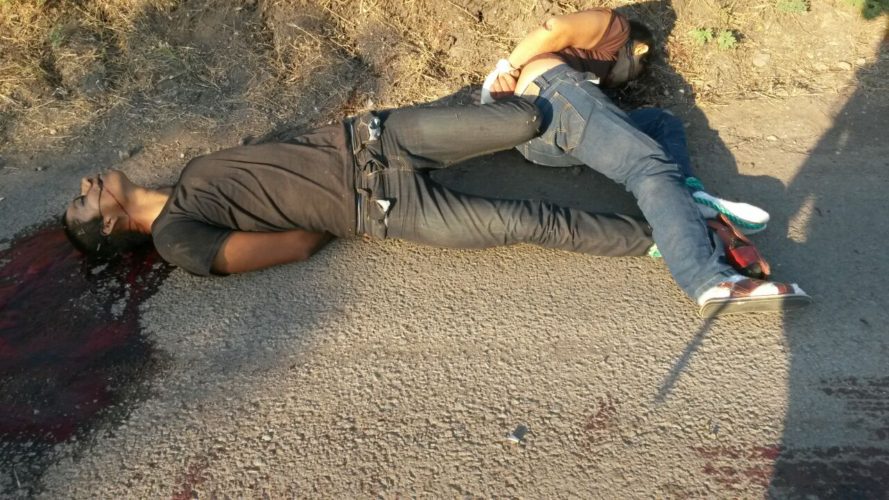 Dos cadáveres y un herido en carretera a Cuatro Caminos