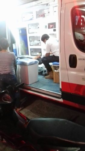 PC atiende y traslada hospital a hombre golpeado al caer ebrio
