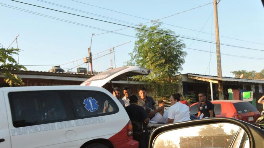 Anciano cae y sufre lesiones