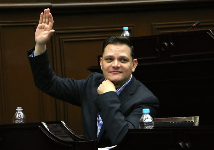 Llama Héctor Gómez a acelerar la instalación en la ZEE en LC