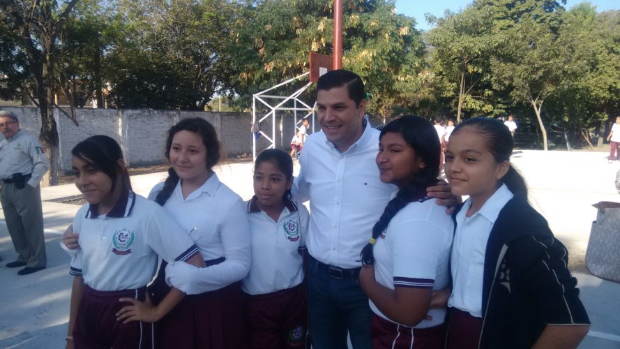 Mejoran infraestructura escolar