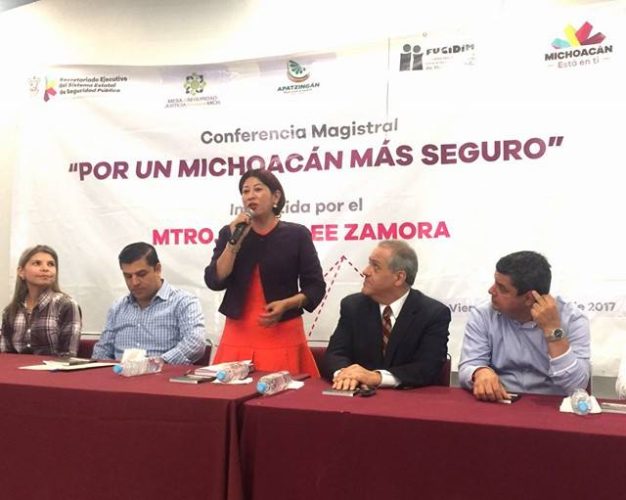 Experto dicta en Apatzingán la conferencia “Por un Michoacán más seguro”
