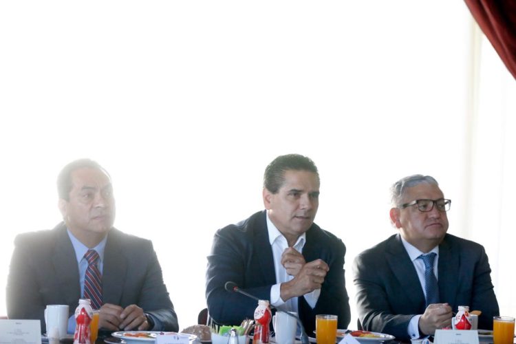 Evalúa Gobernador avances de acciones y programas de los 113 municipios