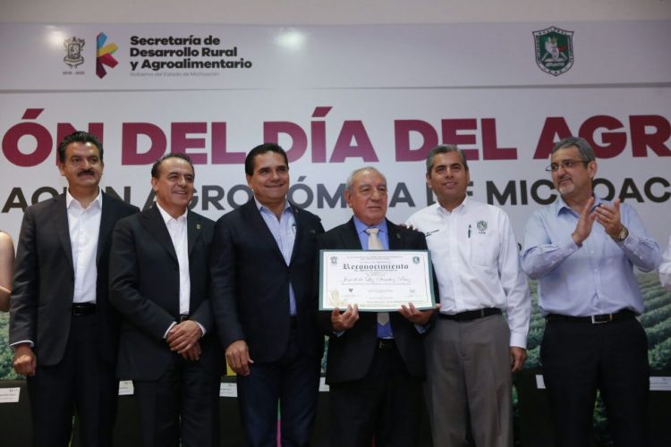 Pide Silvano Aureoles a agrónomos construir propuesta ante replanteamiento del TLCAN