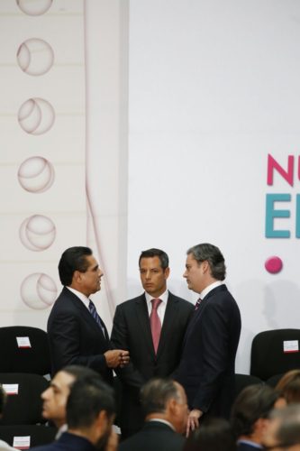 Reitera Silvano Aureoles compromiso con nuevo modelo educativo