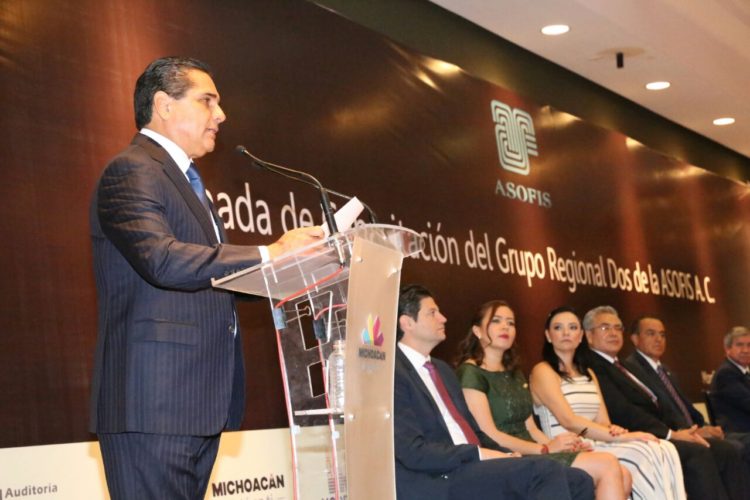 Trabajar en equipo con transparencia y honestidad para prevenir y castigar la corrupción: Silvano Aureoles