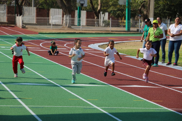 Participan preescolares en Mini Olimpiada