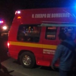 Asaltan balneario; hieren al velador con arma hechiza