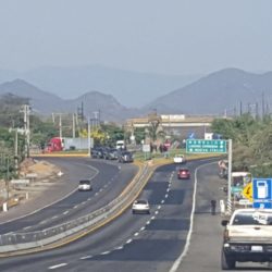 Grupo intenta bloquear la glorieta de Cuatro Caminos