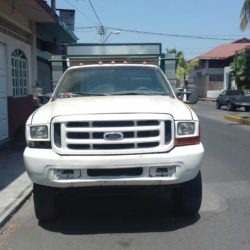 Policía Michoacán asegura vehículo abandonada y con reporte de robo