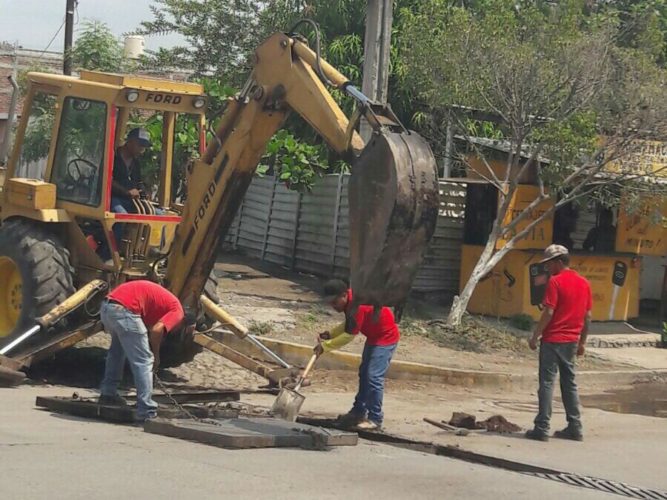 No tirar basura en alcantarillas, exhortó de director del Capama