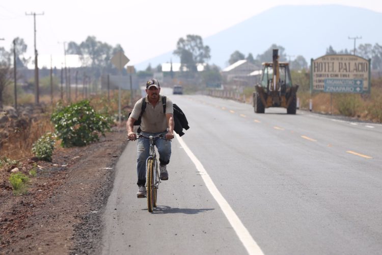 Cumple Silvano Aureoles compromiso de rehabilitar carretera Puruándiro-Villa Morelos