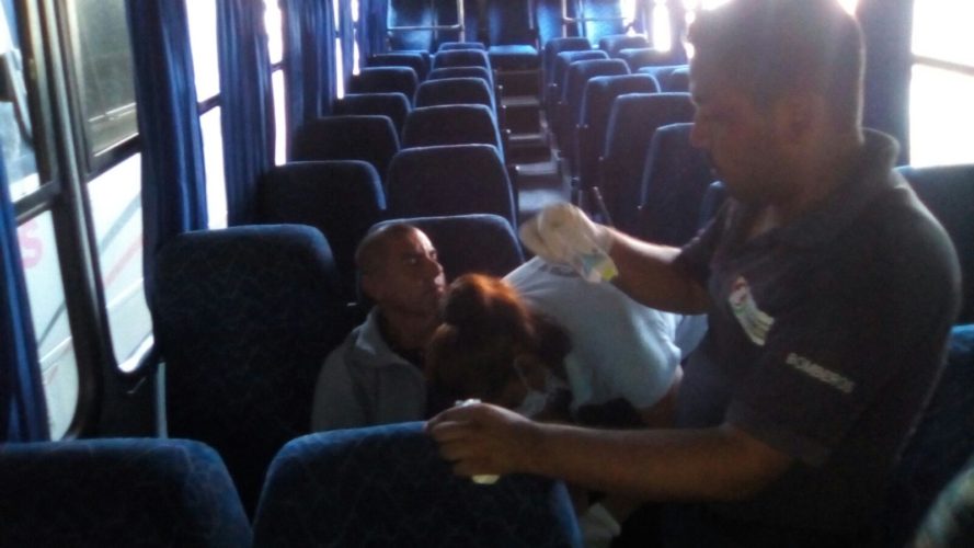 Narcotizan a pasajero de autobús; le quitan fuerte suma de dinero