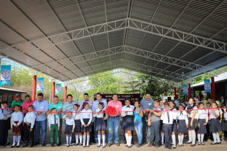 Inauguran techumbre; inversión de 266 mp en poblado El Mirador