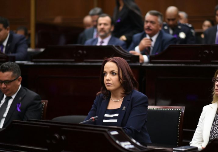 Se pronuncia Andrea Villanueva por un servicio público eficiente