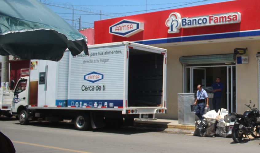 Cierra puertas la empresa Famsa